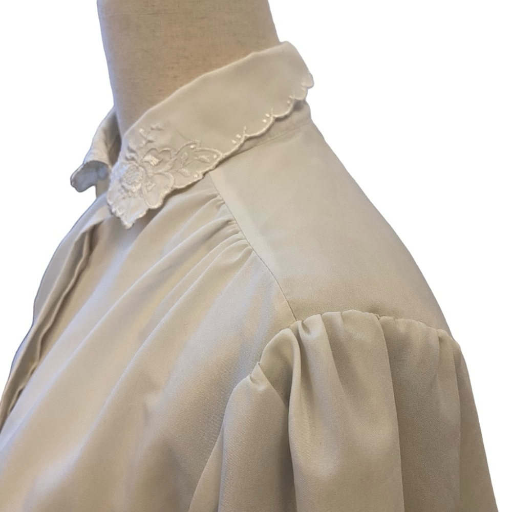 Paris Station off white blouse